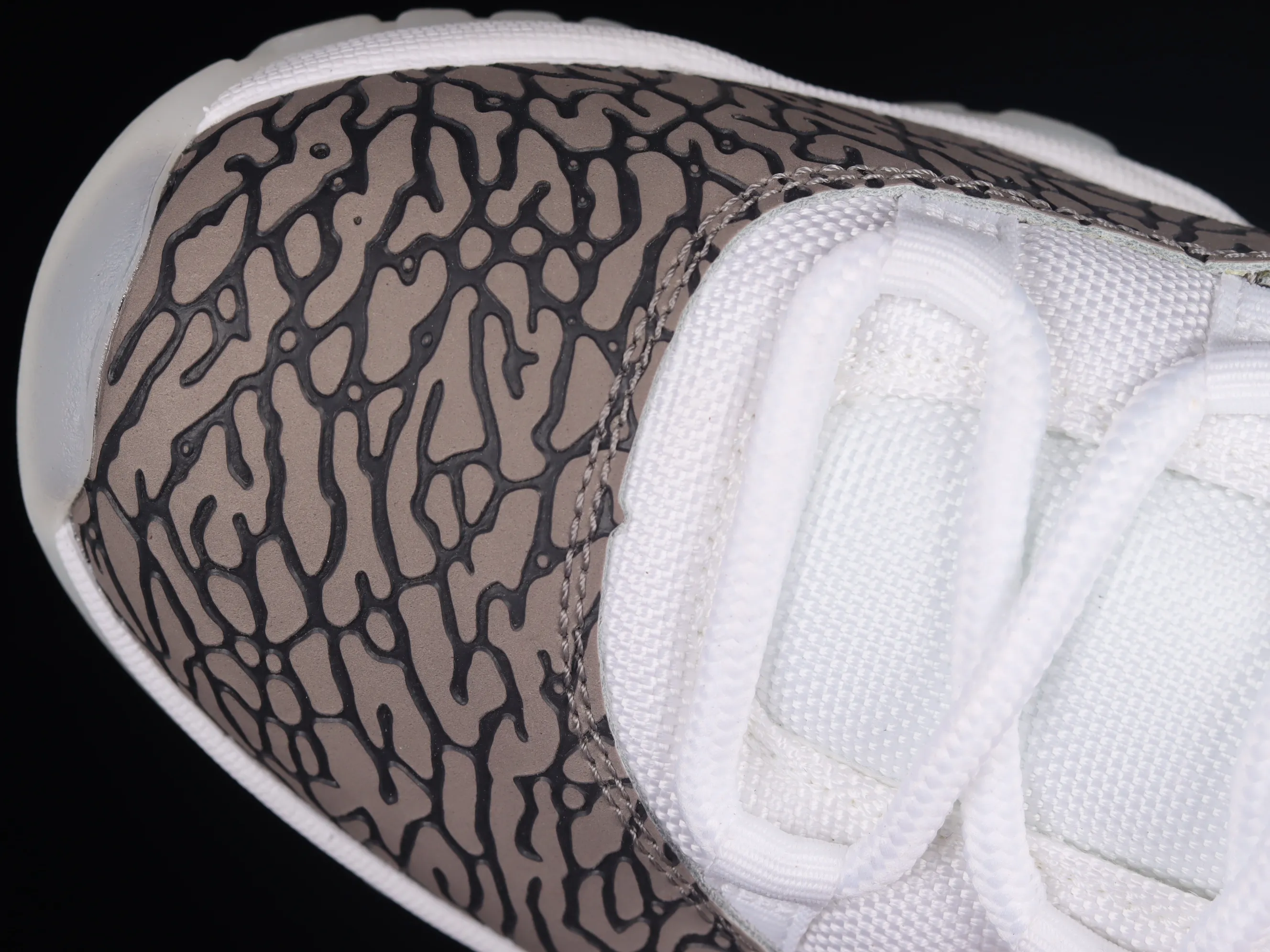 All categories Air Jordan Jordan series basketball shoes Air Jordan 11 F version Air Jordan AJ11 Low "White Cement" AJ11 Joe 11 white cement gray snake pattern genuine carbon AV2187-140